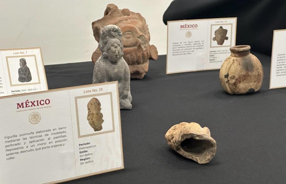 Dos ciudadanos estadounidenses restituyen a México 29 piezas arqueológicas