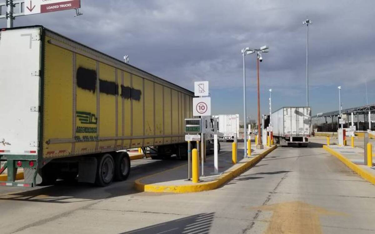 Los transportistas en Ciudad Juárez le dan la vuelta a las revisiones en el puente de Las Américas