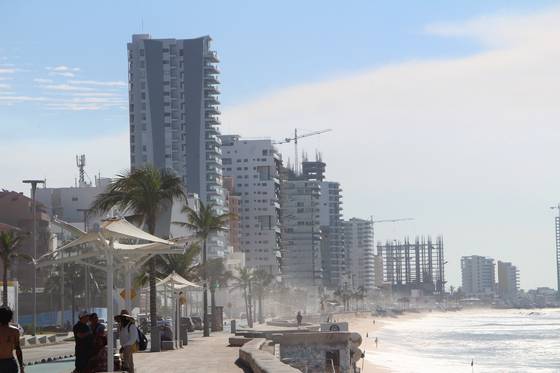 En Mazatlán, fenómenos naturales ponen en riesgo la infraestructura de torres residenciales