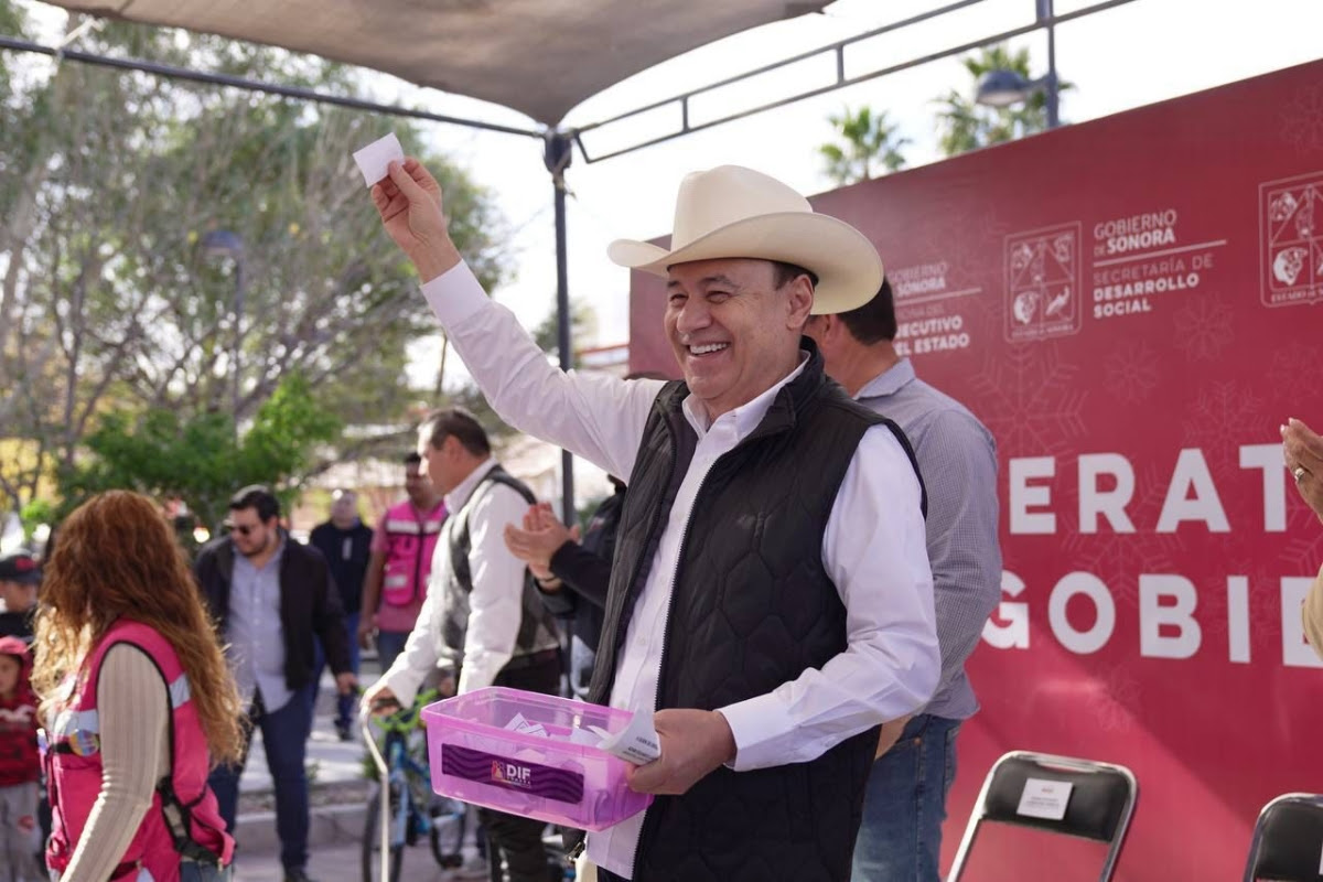 El gobierno de Sonora entrega 60 mil cobijas, 13 mil colchonetas y 26 mil despensas a familias vulnerables