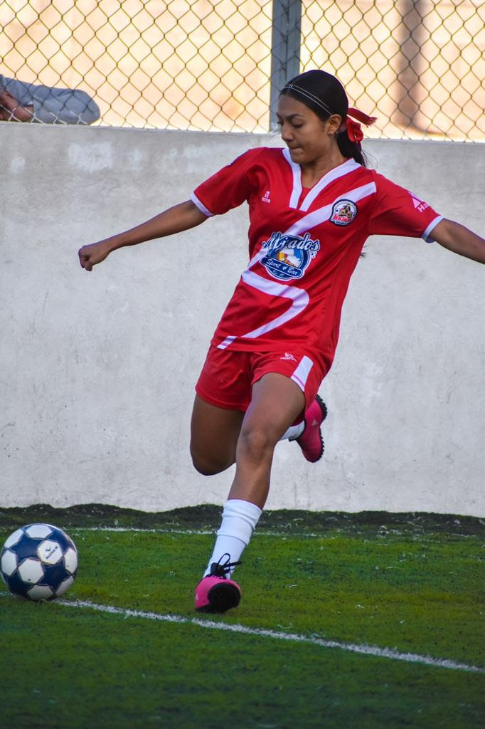 Una alumna del Cobach Sonora juega futbol profesional en el Santos Laguna