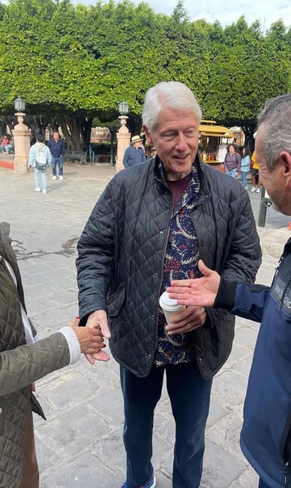 El expresidente Bill Clinton pasea en San Miguel de Allende entre belleza, amabilidad y seguridad: Mauricio Trejo