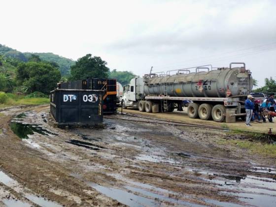 Derrame de hidrocarburo en límites de Puebla y Veracruz se sale de control