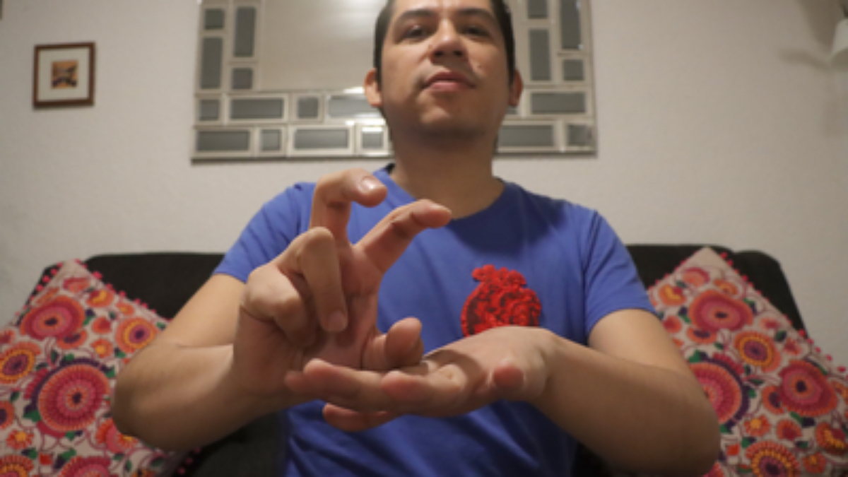 La 4T impulsa nuevas señas para personas sordas: Tren Maya y Covid-19, entre ellas
