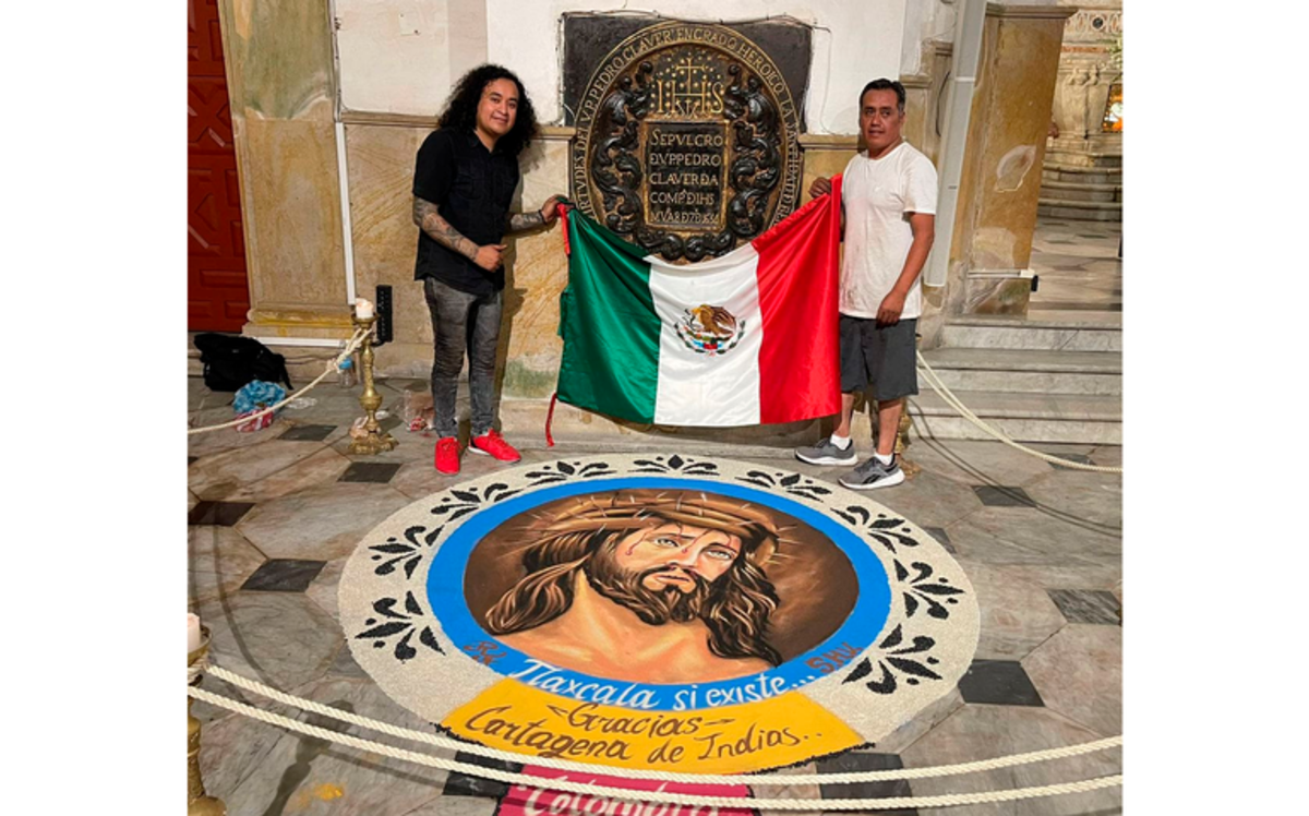 Artesanos tlaxcaltecas elaboran alfombra para el santuario de San Pedro Claver en Colombia
