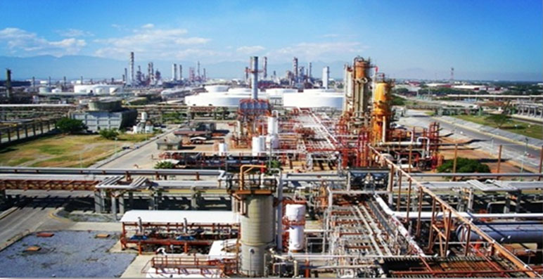 Pemex obtiene suspensión definitiva contra cierre de refinería en Cadereyta