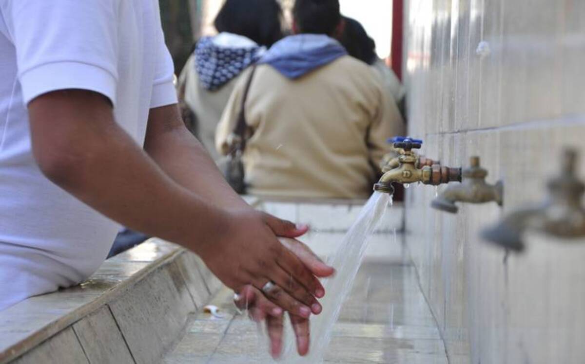 Más de 2 mil escuelas del Estado de México están sin agua, denuncian los padres de familia