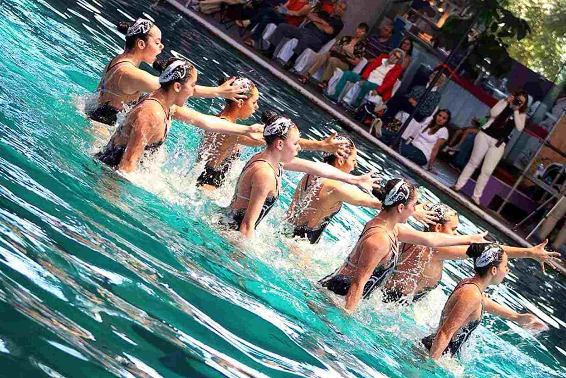 Estudiantes de la UAG dejan una marca imborrable en la natación artística