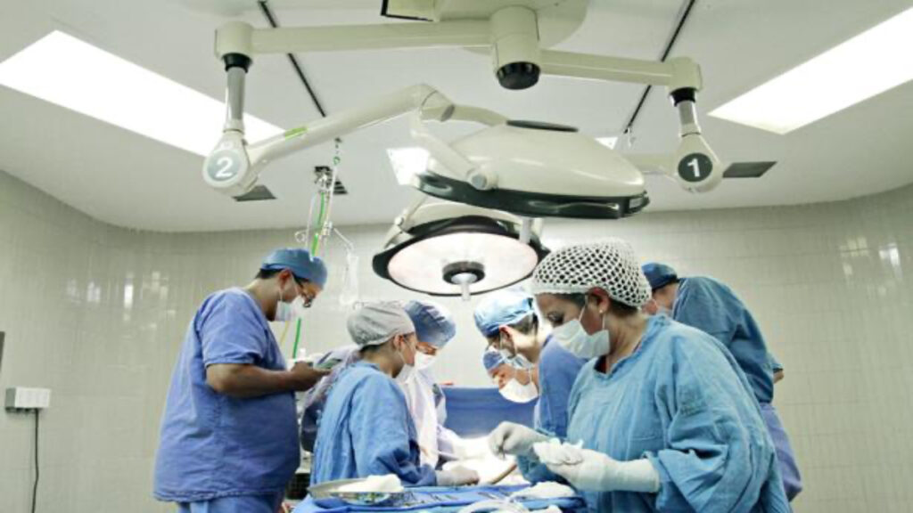Proveedores dejan al IMSS sin el suministro de medicamentos y equipo para anestesia