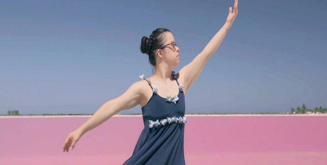 “La laguna rosa”: Mónica Arce se convierte en bailarina de ballet y logra su sueño de ser actriz